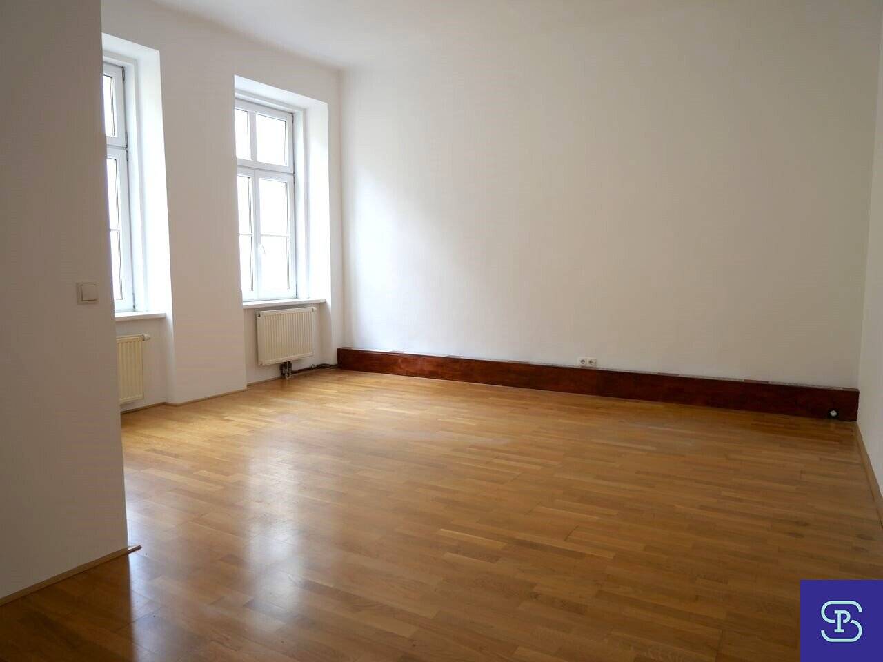 Commission free: Open-ended 39 m² old building near Naschmarkt, 1060 Vienna
