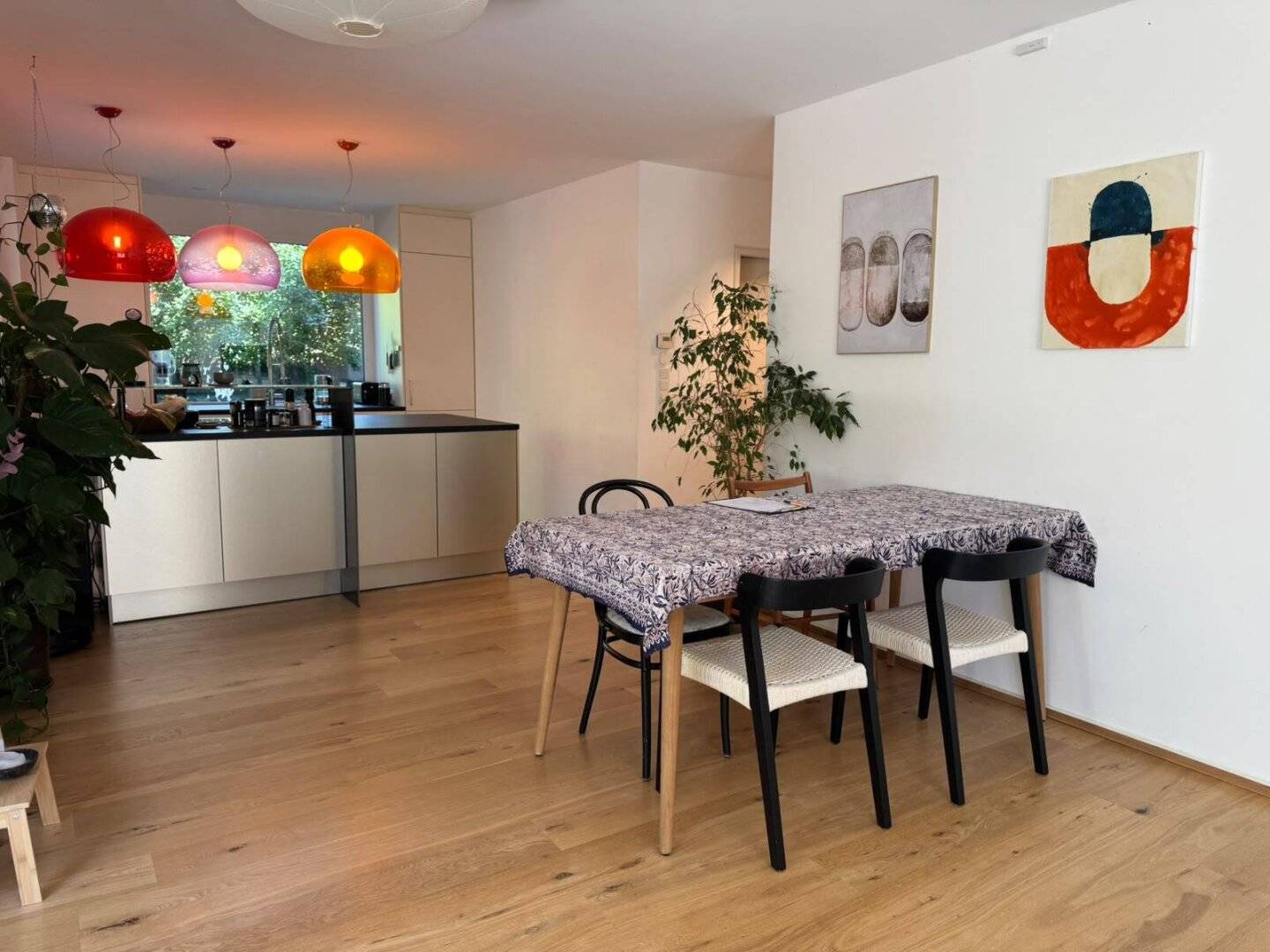 Modern 4-room garden apartment with 2 underground parking spaces