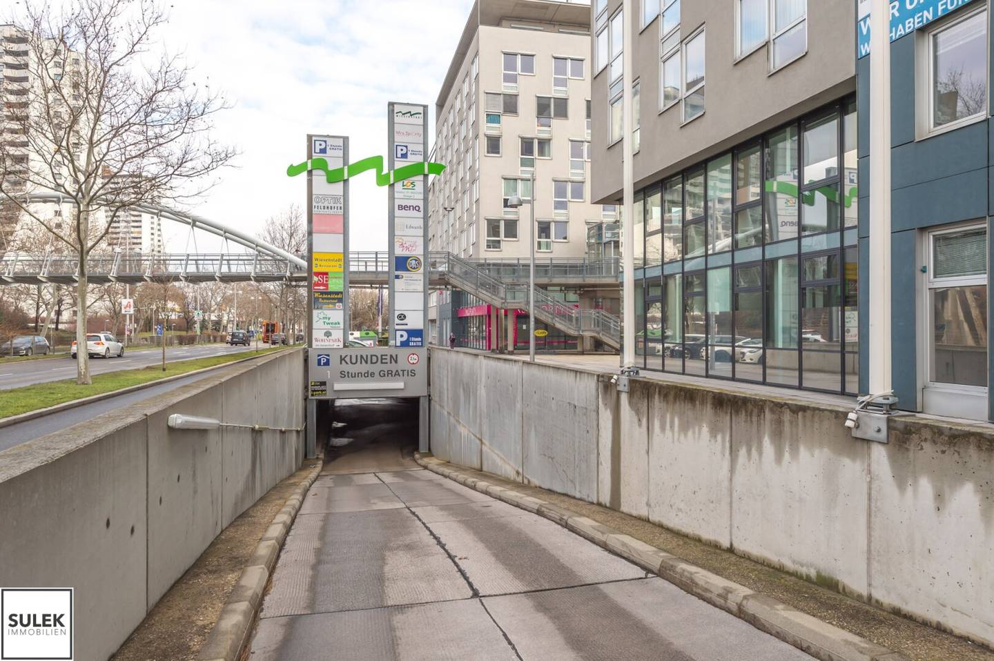 Underground garage parking space in Anton-Baumgartner-Straße 125