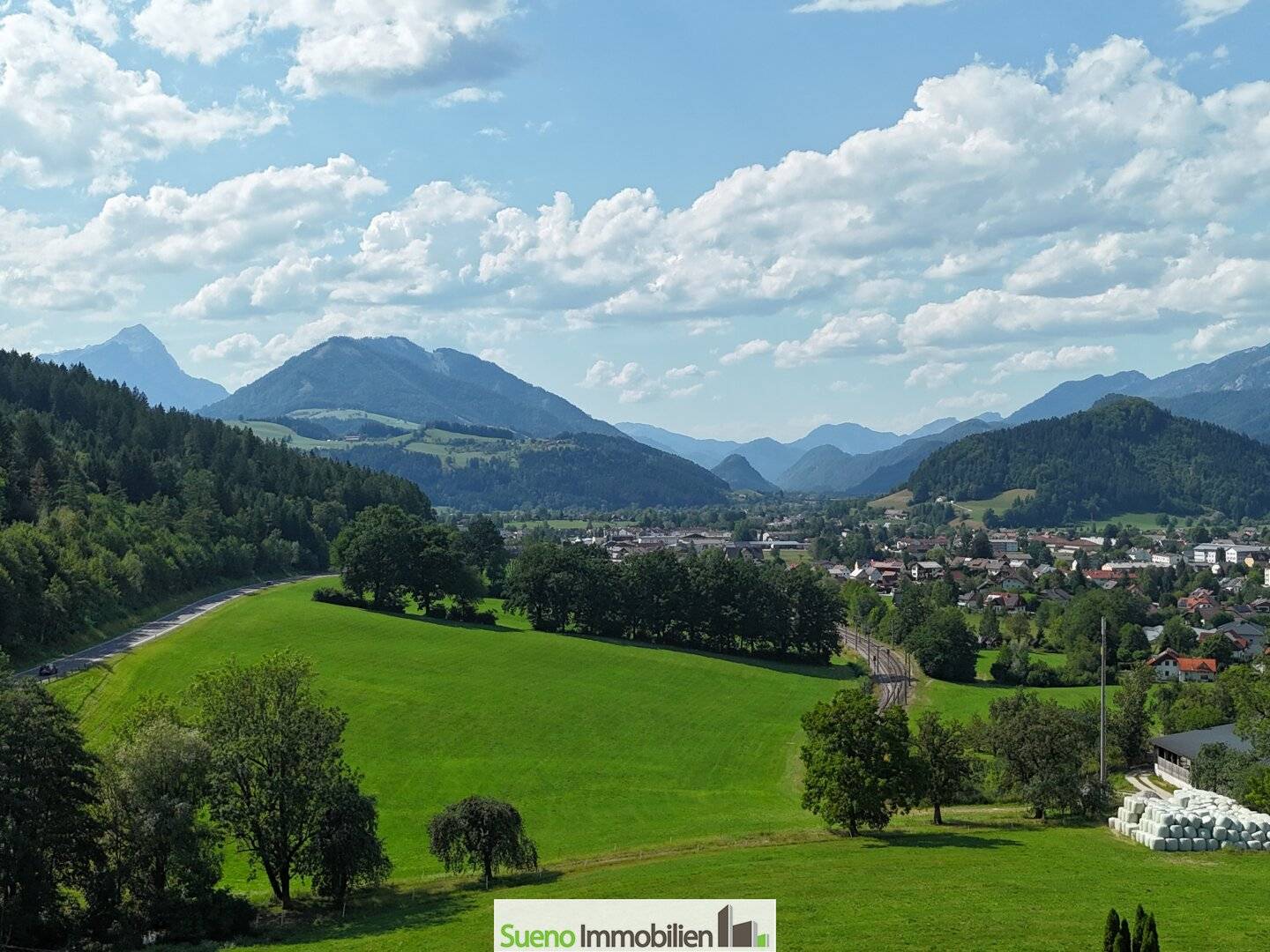 Einfamilienhaus mit großem Garten und herrlicher Aussicht