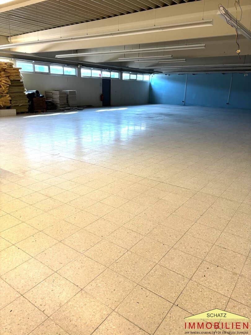 Commercial and storage spaces in 2563 Pottenstein – flexible rental from 70 m²