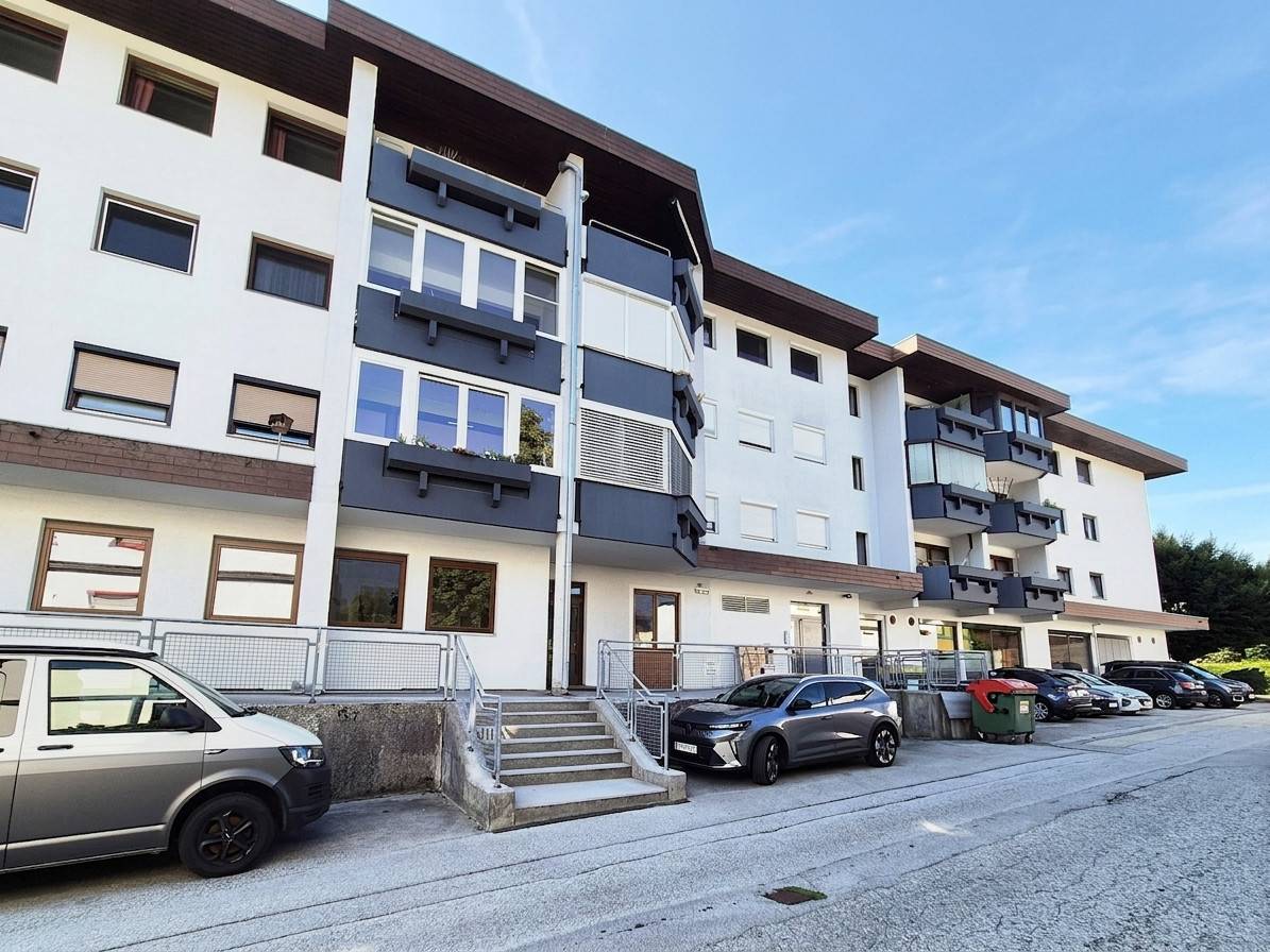 Central bright apartment with underground parking