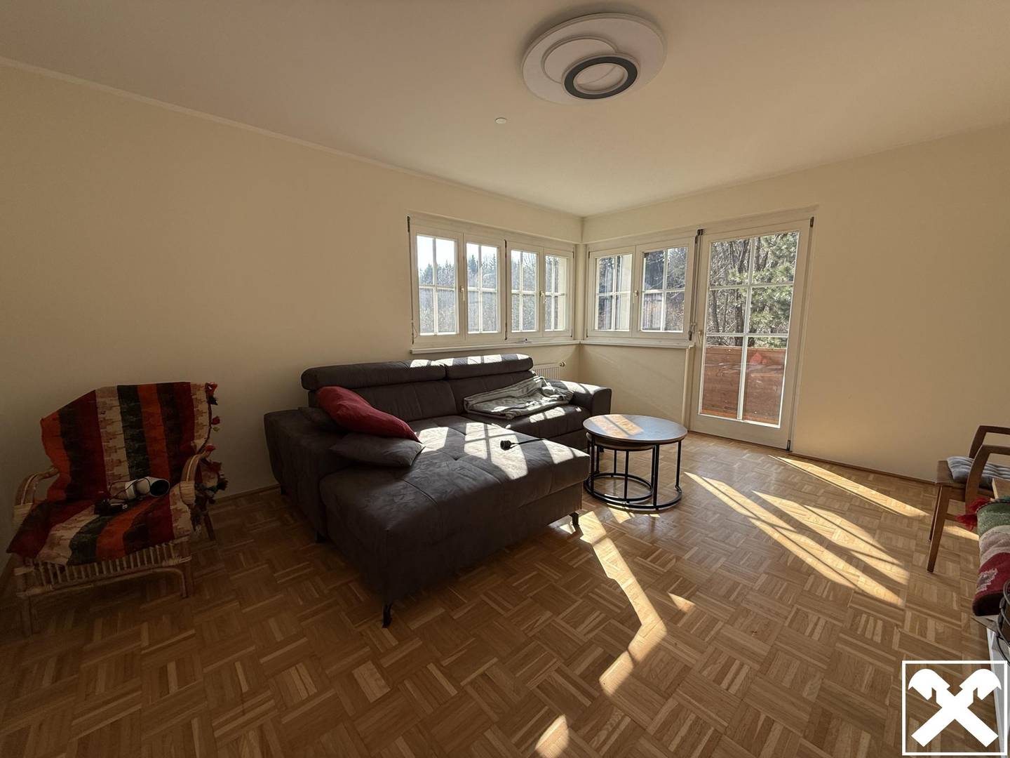 Sunny Wohnung in elevated green quiet location with parking