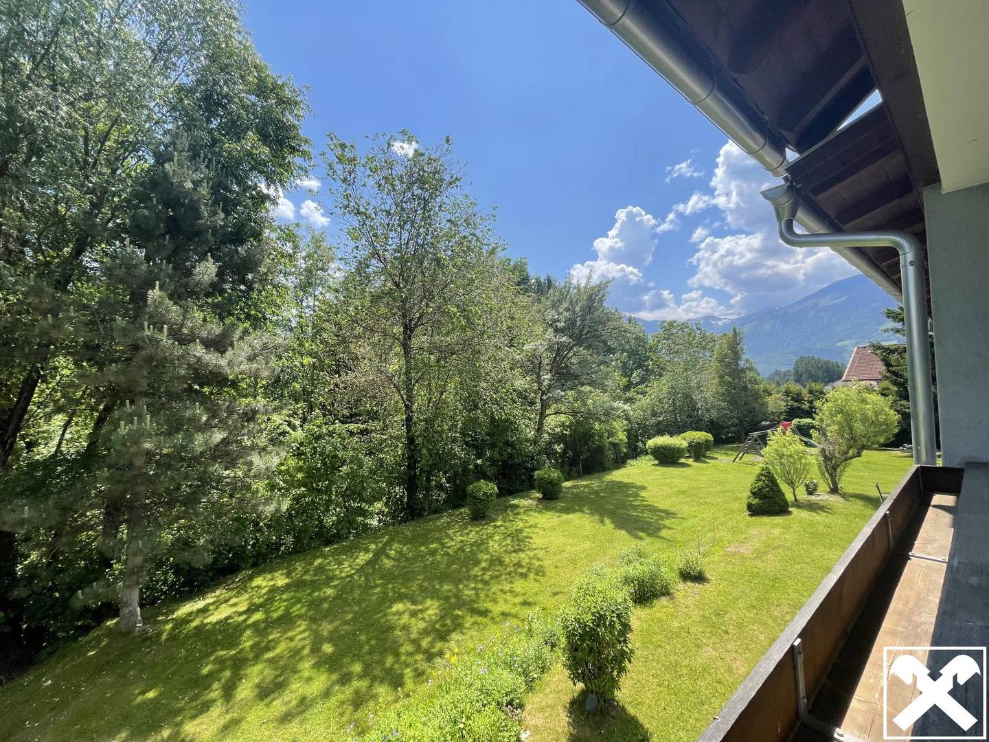 Sunny Wohnung in elevated green quiet location with parking