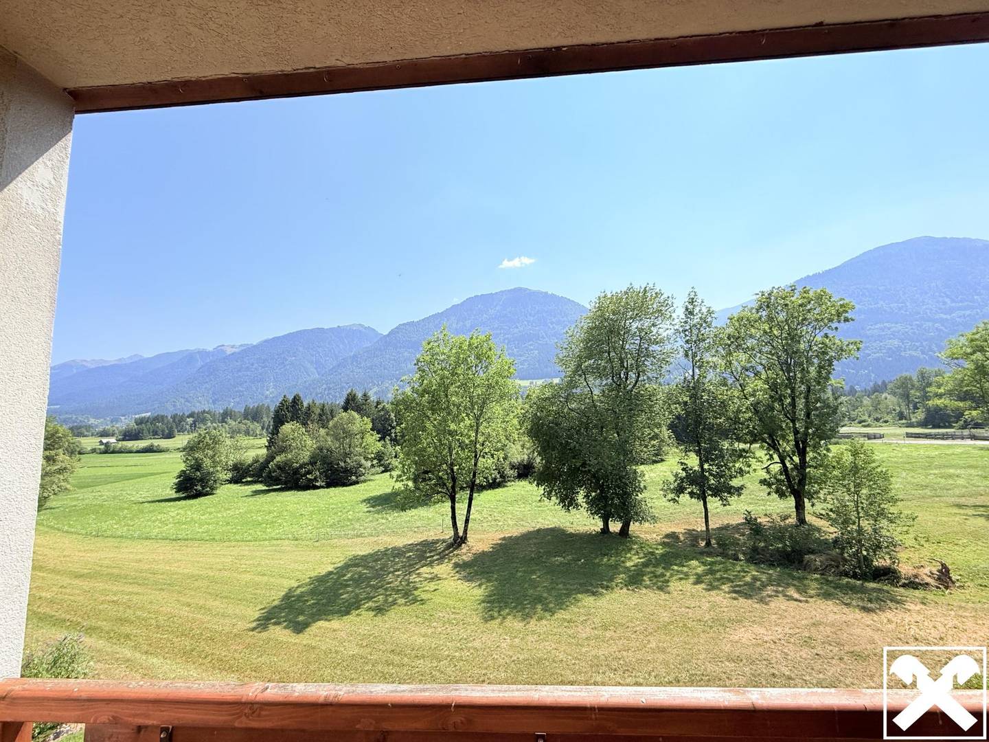 Wohnung mit geschützter Loggia und Blick ins Grüne