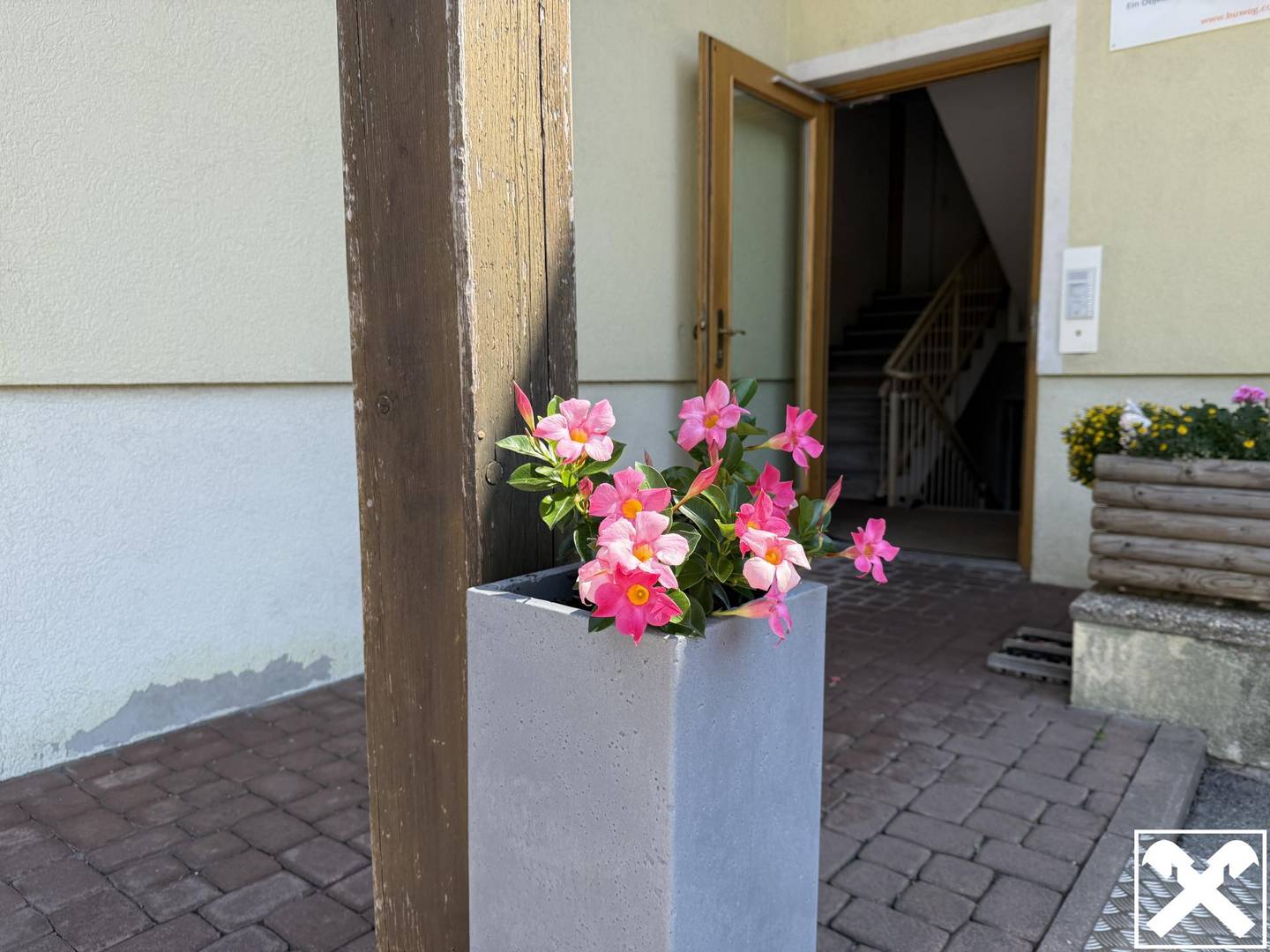 Wohnung mit geschützter Loggia und Blick ins Grüne
