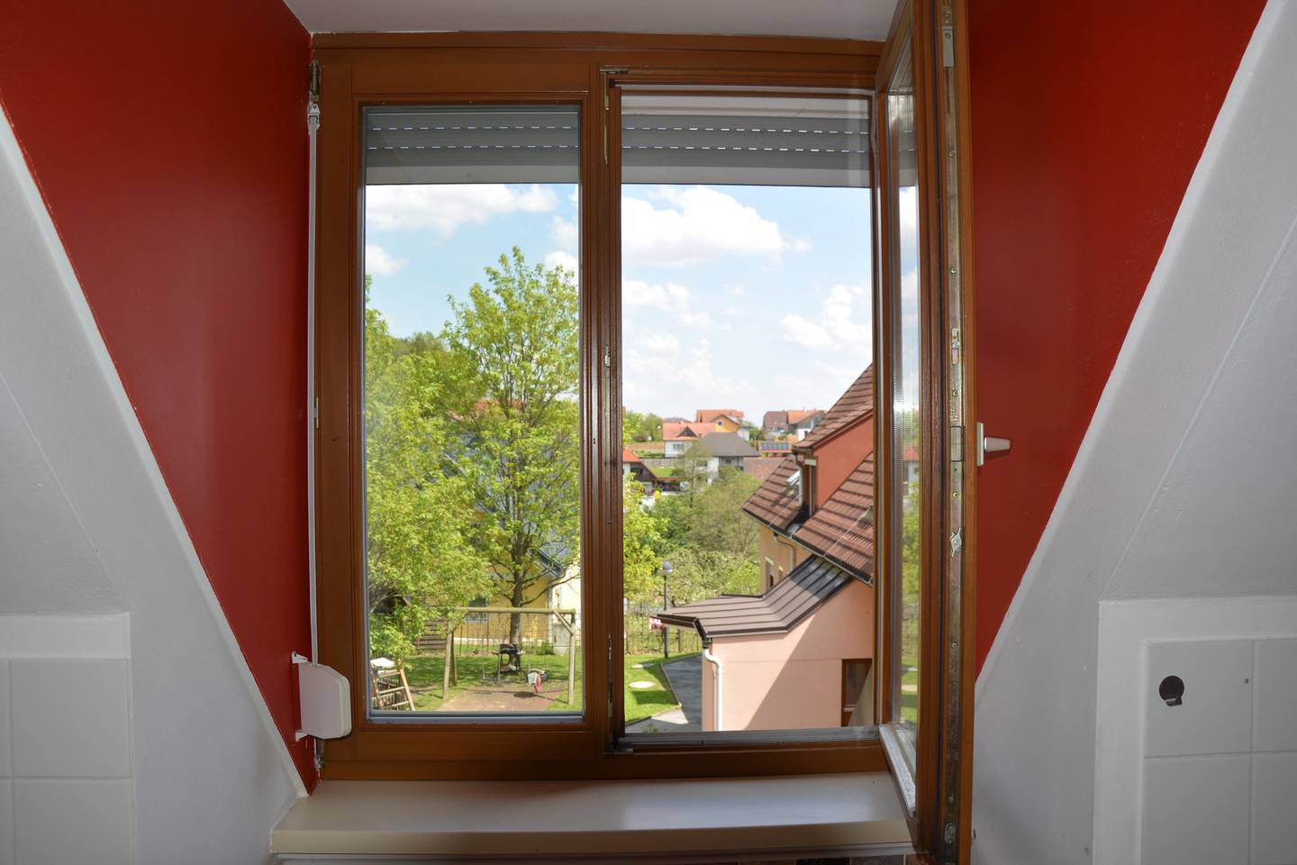 Bright Wohnung with balcony in quiet nature close location