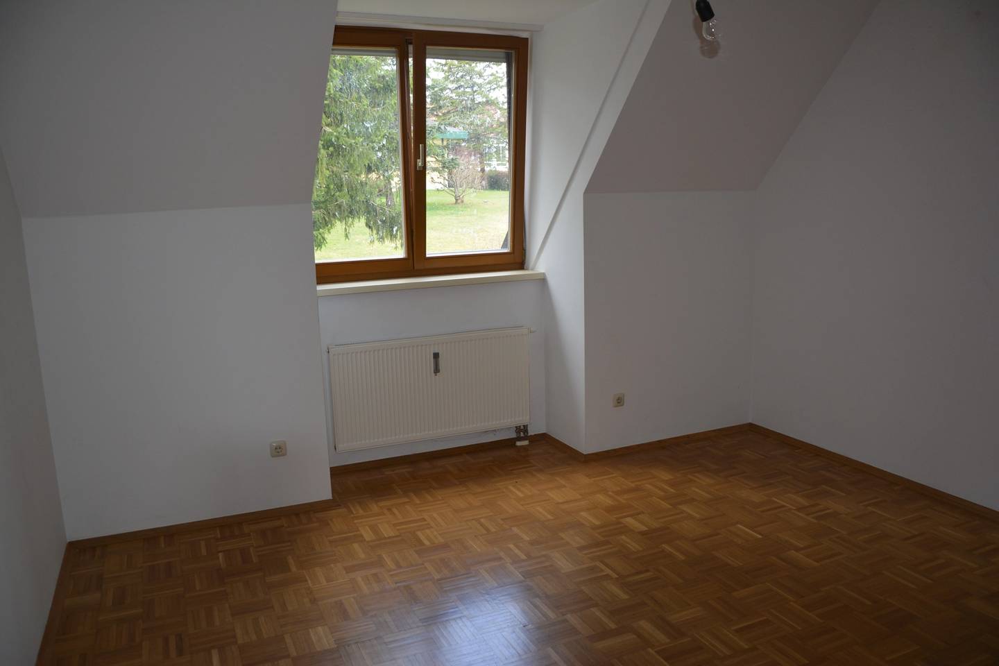 Bright Wohnung with balcony in quiet nature close location