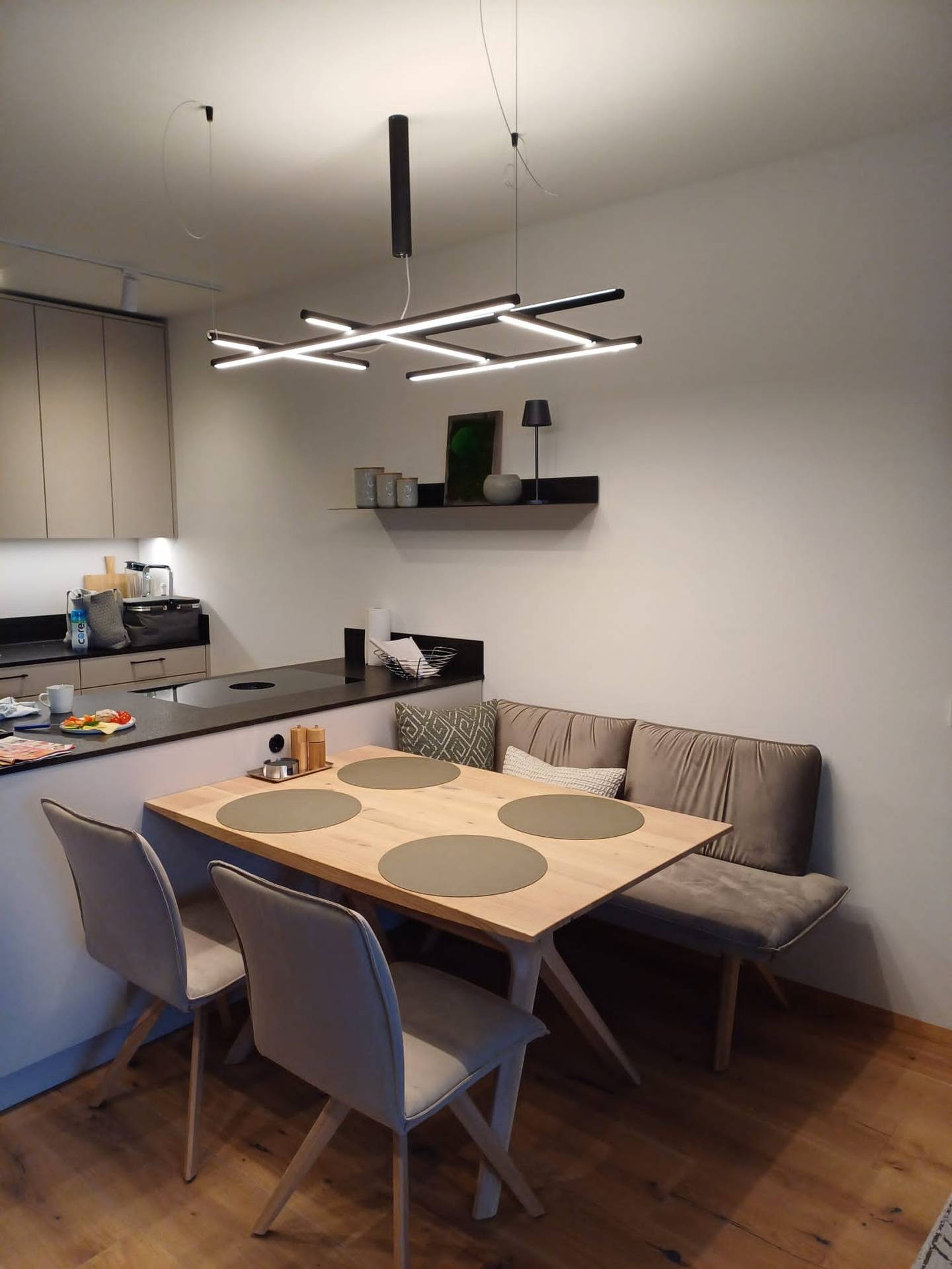 Hochwertig möblierte Wohnung mit großer Terrasse