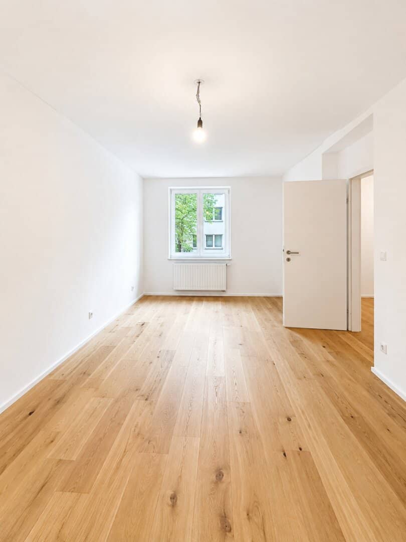 First occupancy after core renovation: Spacious 3-room apartment near U1