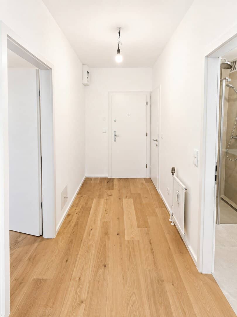 First occupancy after core renovation: Spacious 3-room apartment near U1