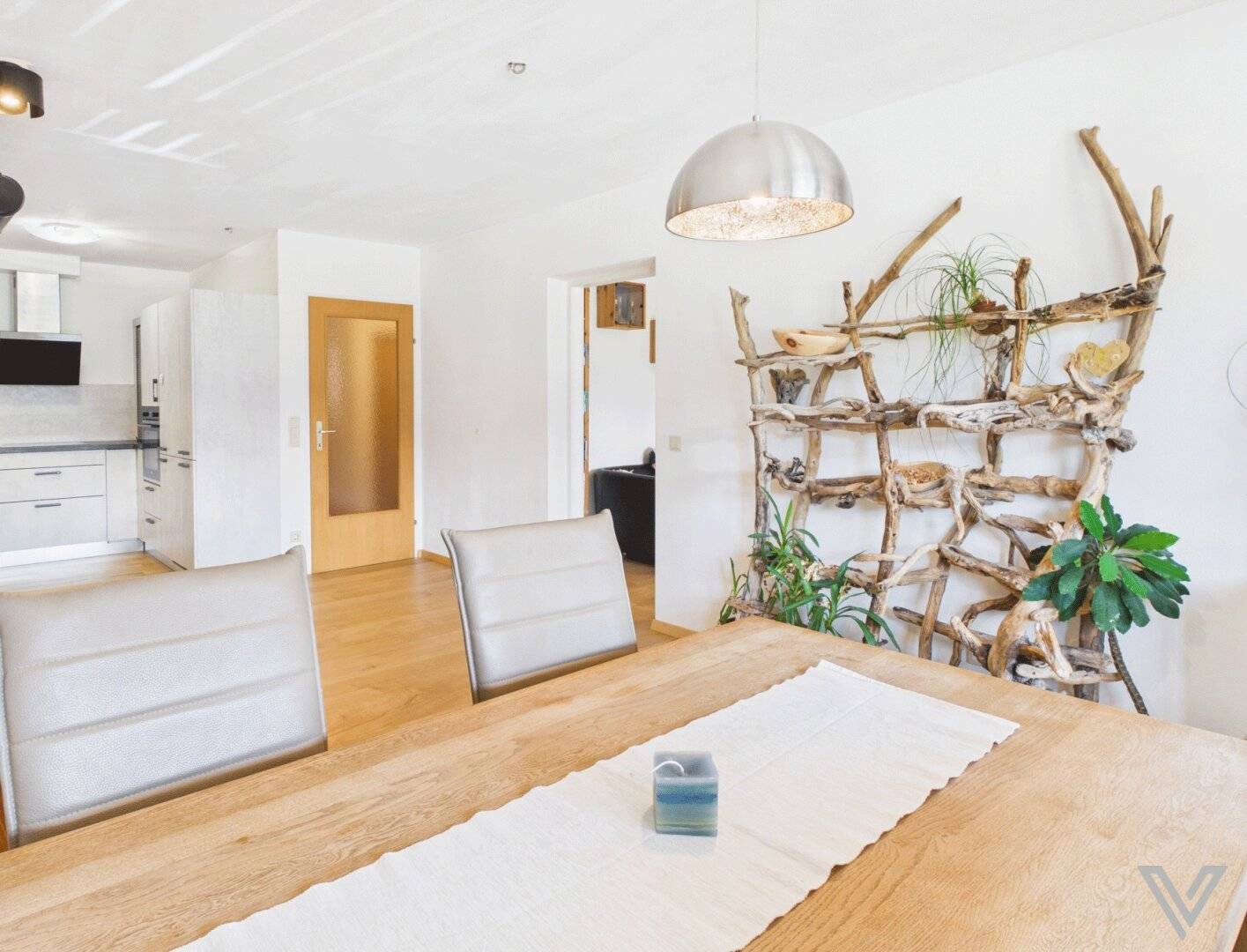 Maisonette apartment with large balcony and view of the surrounding mountains