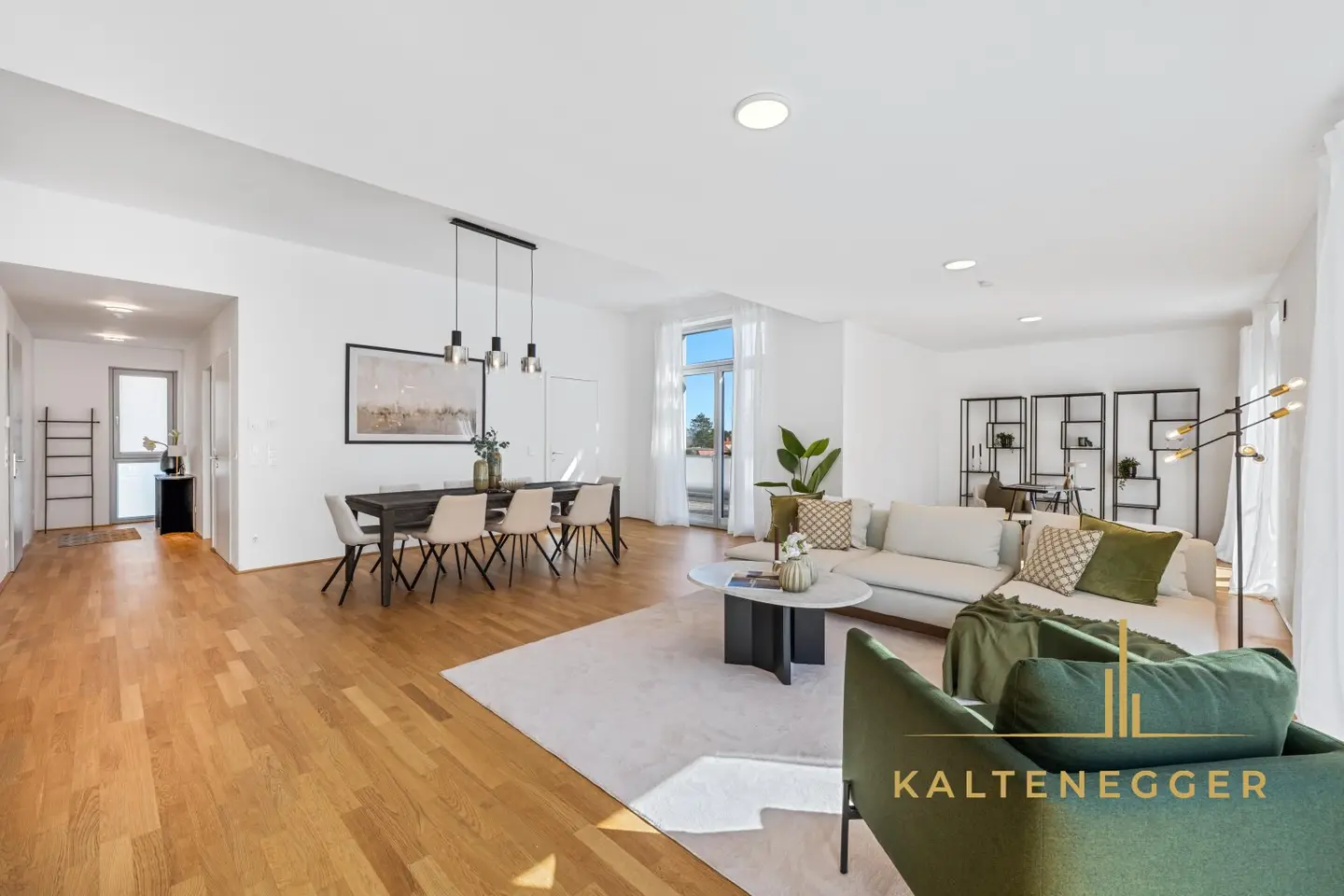 Detached top floor location: 185 m² penthouse with 78 m² terraces without sloped ceilings