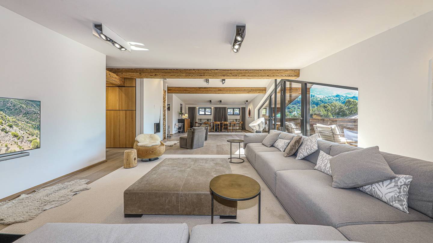 Stilvolles Penthouse mit Panoramablick und Wellness