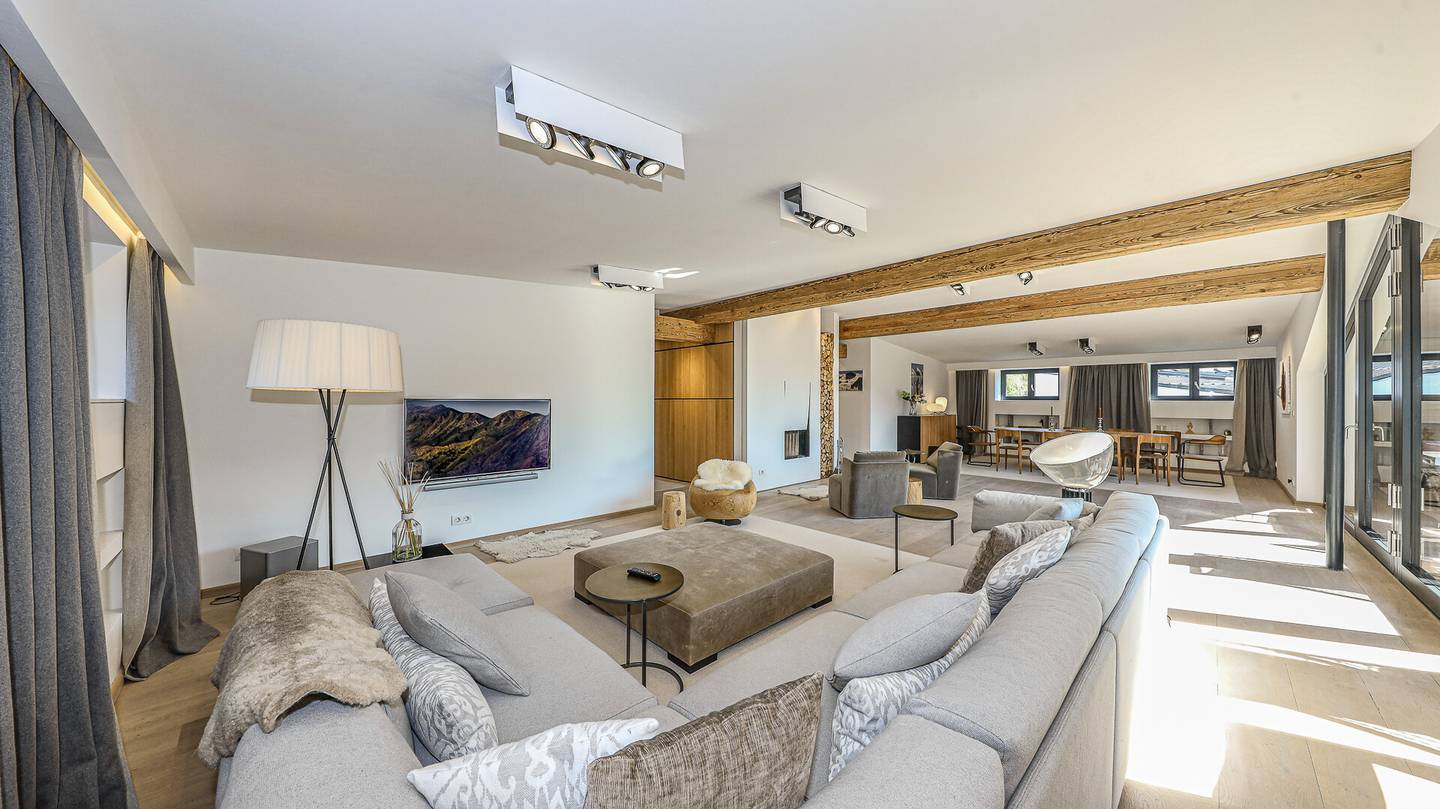 Stilvolles Penthouse mit Panoramablick und Wellness