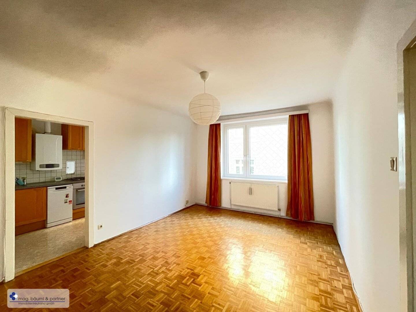 Natürlich  beschattete 2 Zimmer mit Balkon und separater Küche