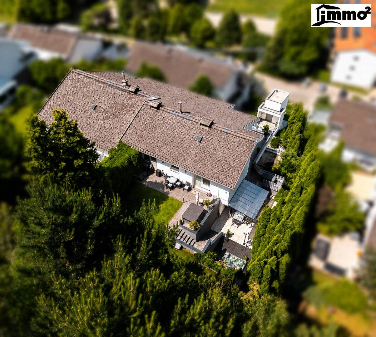 KEINE STANDARD-WOHNUNG: Einzigartiges Penthouse mit Garten, Terrassen &amp; außergewöhnlichem Wohnkonzept