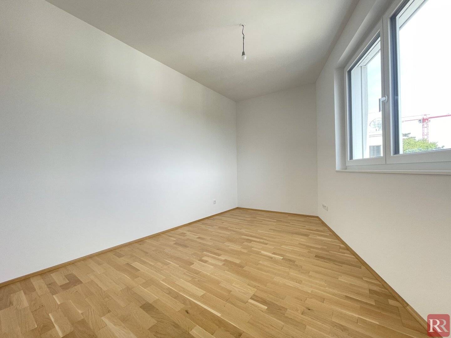 Spacious 3-room apartment with balcony