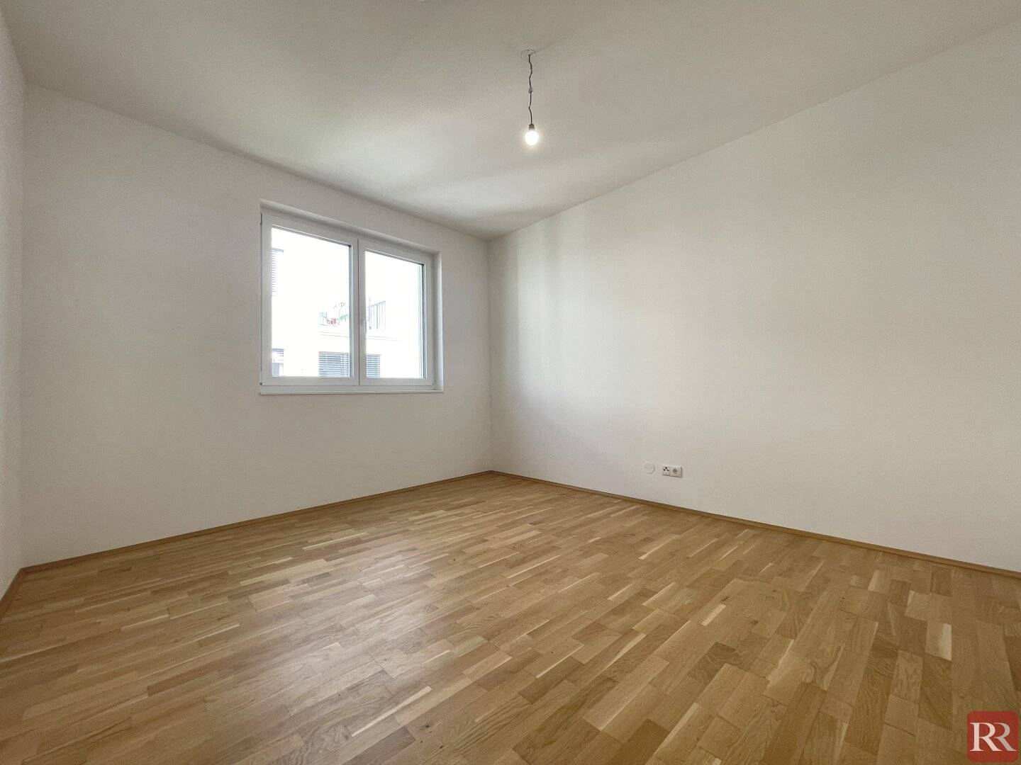 Spacious 3-room apartment with balcony