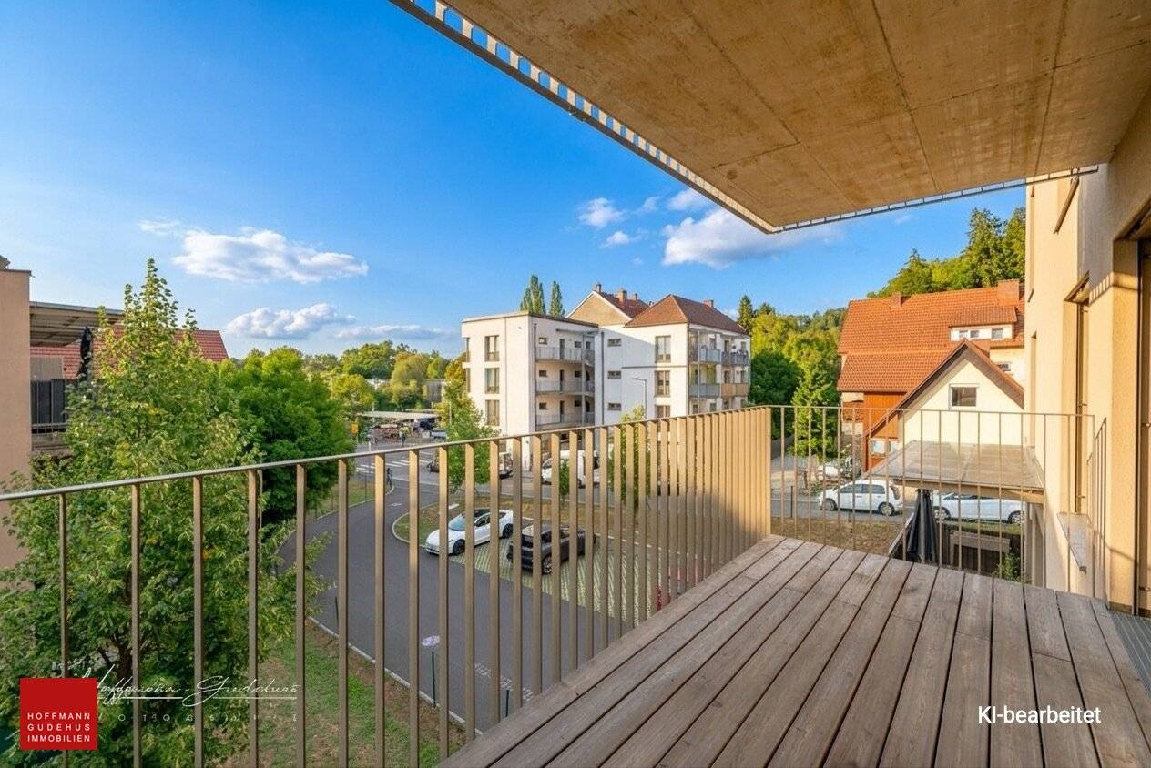 Sunny 3-room apartment with living kitchen and balcony