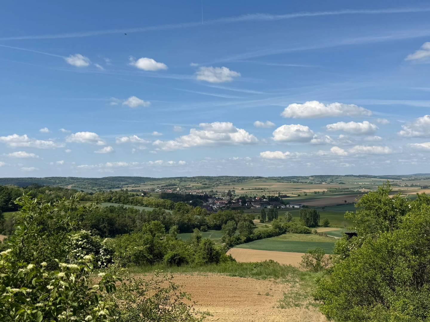 Naturnahes Ferienwohnung mit vielseitigem Gelände