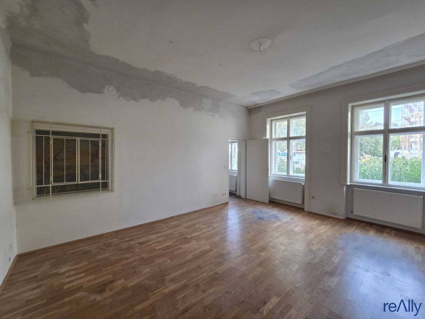 SELTENE GELEGENHEIT IN DORNBACH:Eindrucksvolles 128,5 m² Wohnpaket mit Eigengarten &amp; 10-Jahres-Mietvertrag zum absoluten Spitzenpreis!