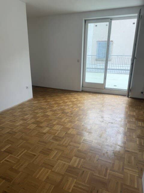 Wunderschöne, leistbare 3-Zimmer-Wohnung mit riesiger Terrasse im Herzen von Graz!