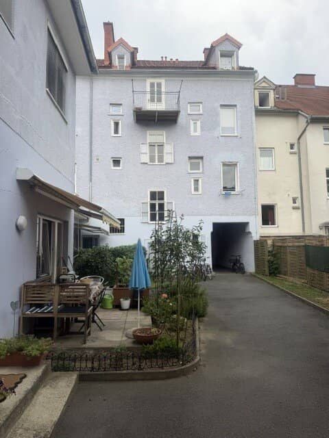 Wunderschöne, leistbare 3-Zimmer-Wohnung mit riesiger Terrasse im Herzen von Graz!