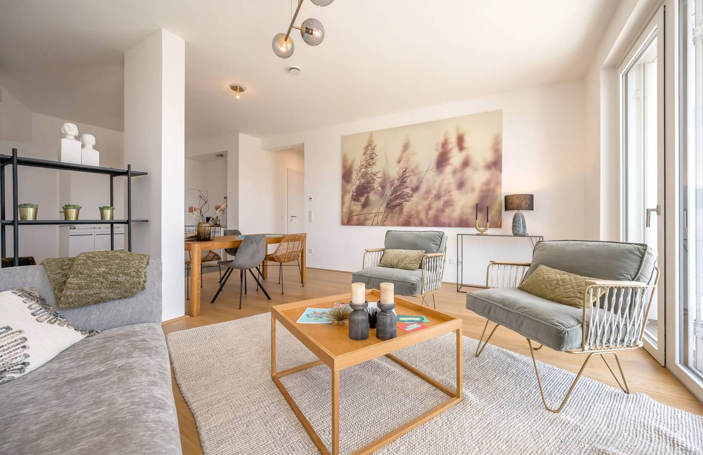 HERZBEBEN including dreamlike sunsets in the Nordbahnviertel Condominium (T185)