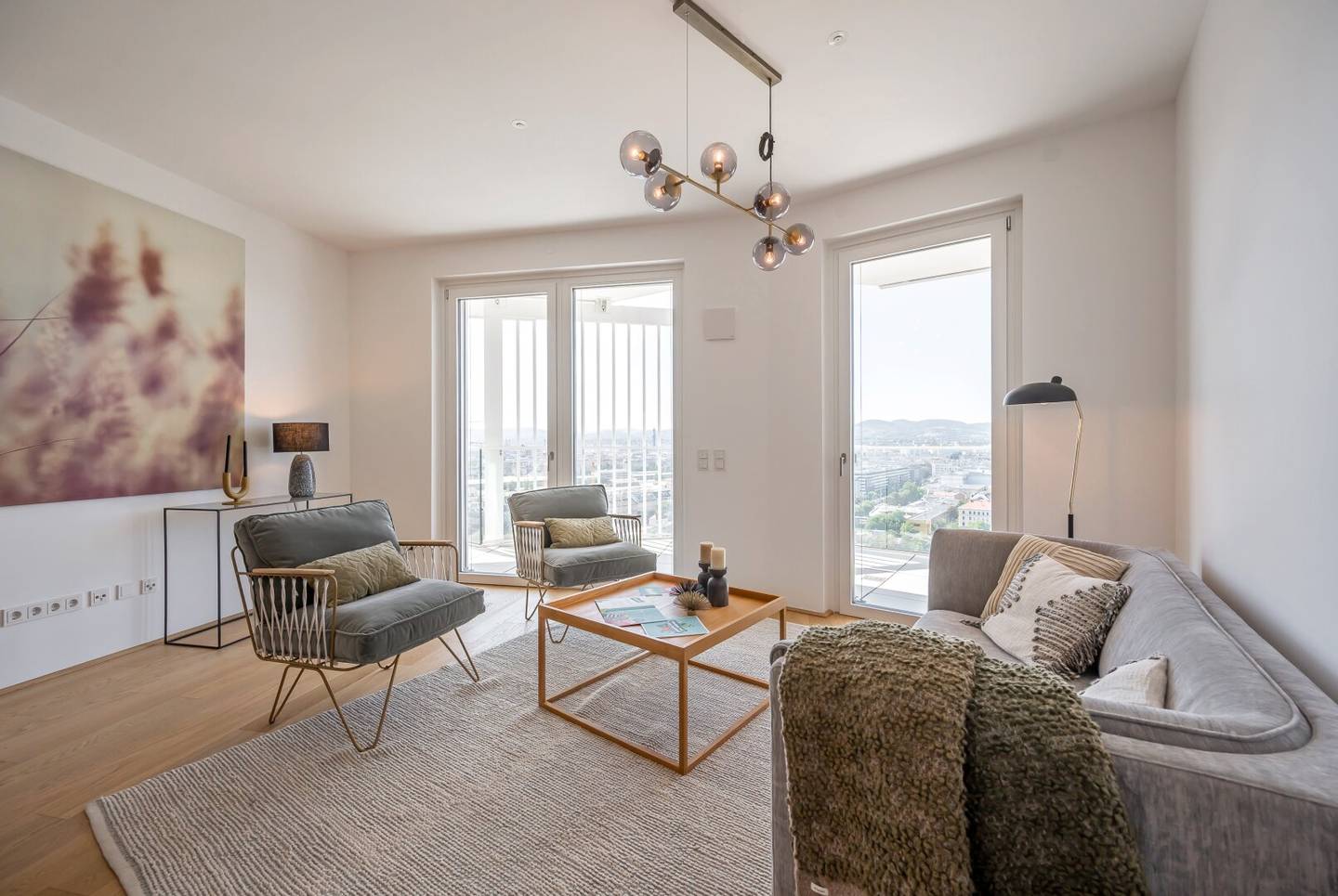 HERZBEBEN including dreamlike sunsets in the Nordbahnviertel Condominium (T185)