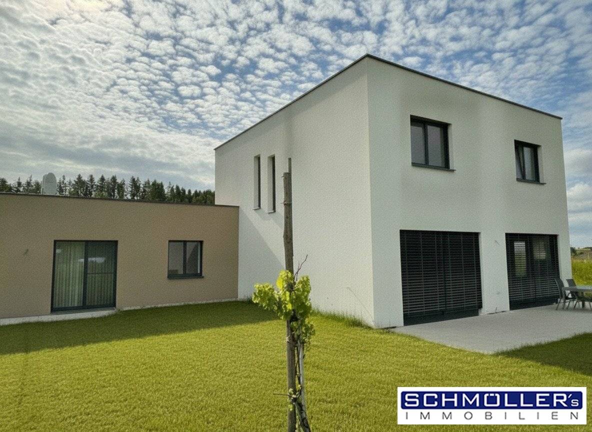 Neubau! Zweifamilienhaus/Doppelhaus mit großer Garage