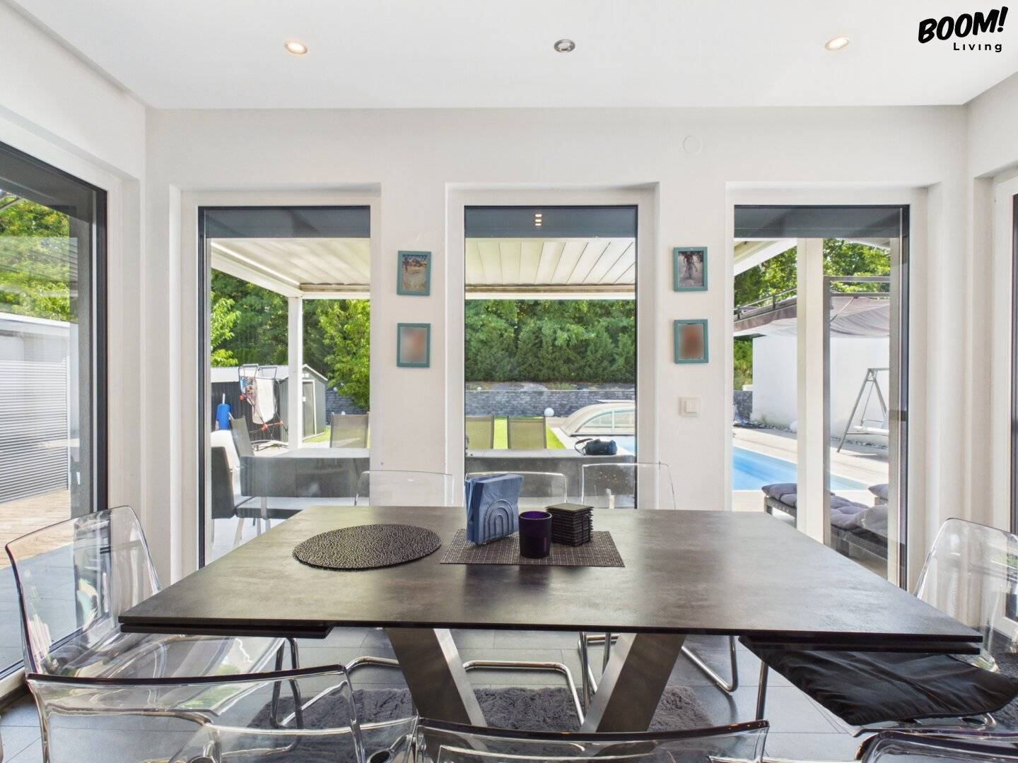Exclusive single-family house with heated pool and spacious garden in Ebreichsdorf