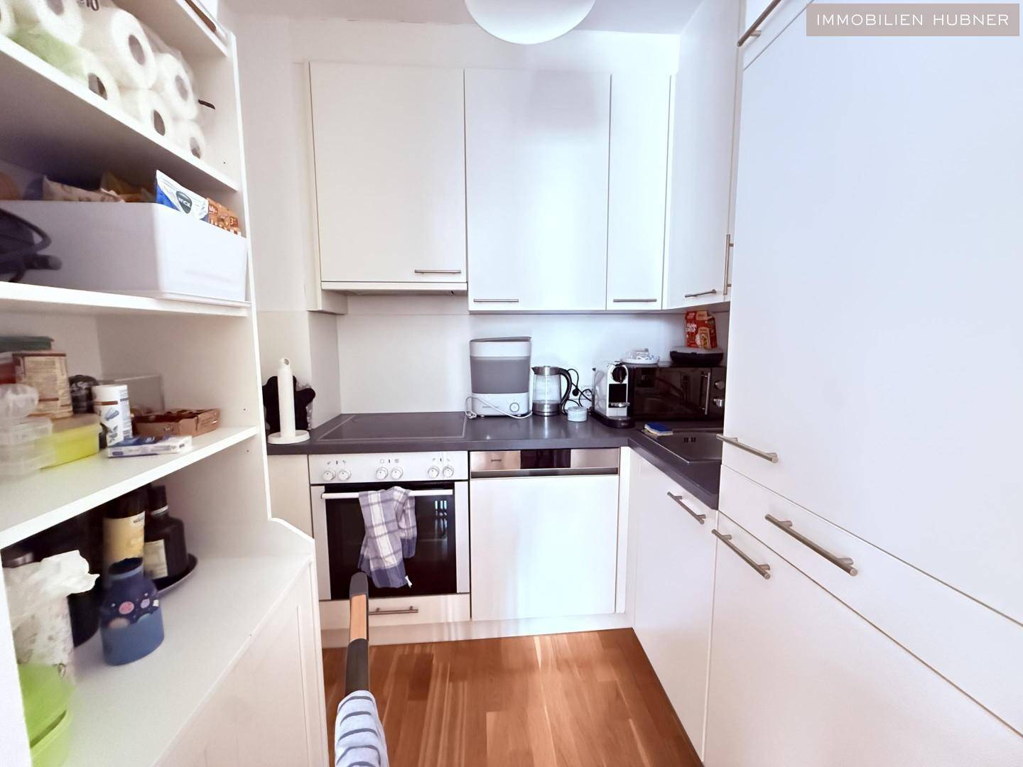 Lichtdurchflutete Neubauwohnung mit Westbalkon und Aufzug