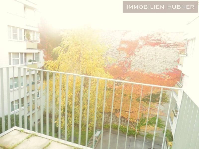 Lichtdurchflutete Neubauwohnung mit Westbalkon und Aufzug