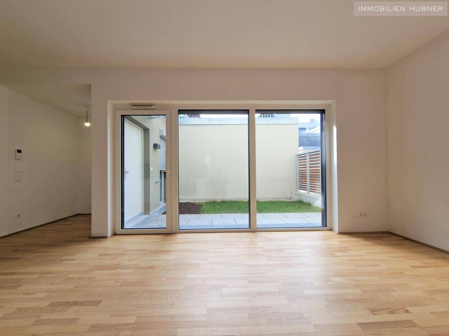 Modern apartment with private garden and underfloor heating
