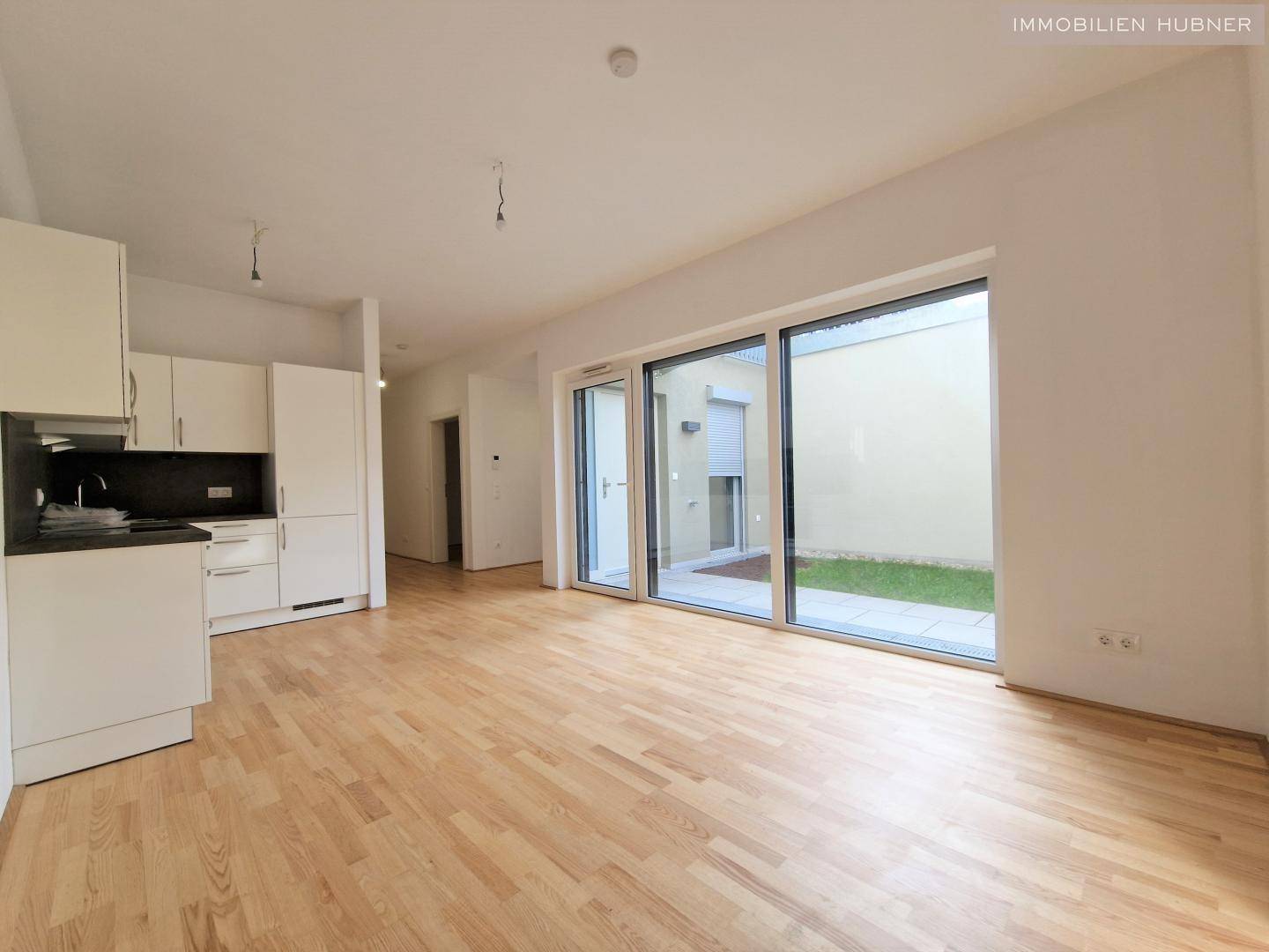 Modern apartment with private garden and underfloor heating