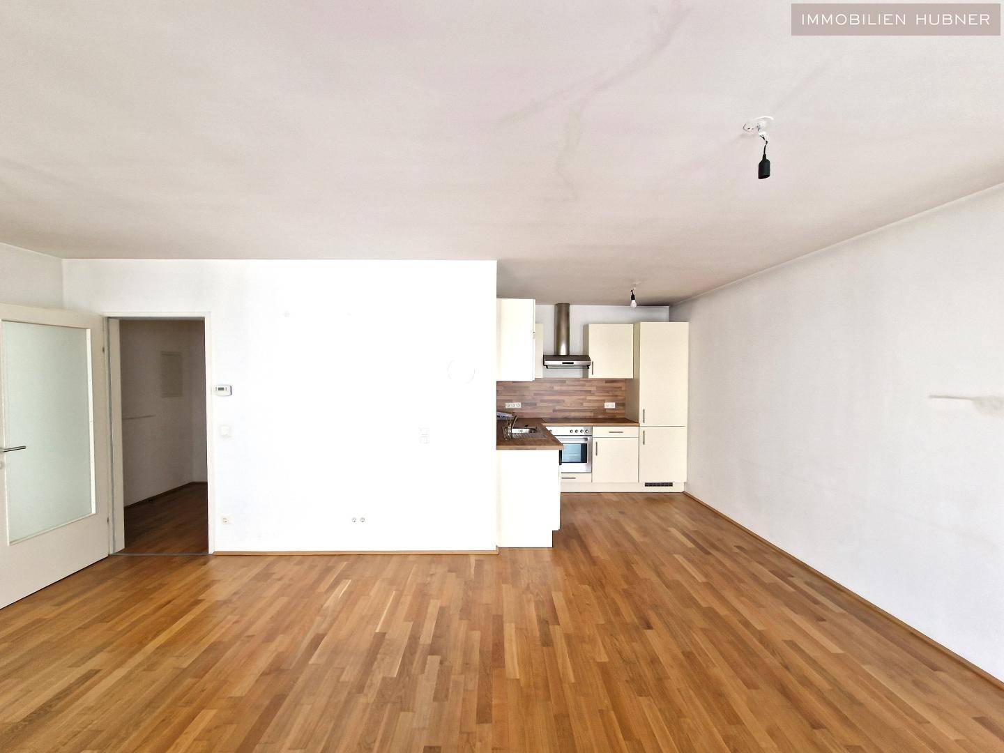 Lichtdurchflutete Wohnung mit Westbalkon nahe Neubaugasse