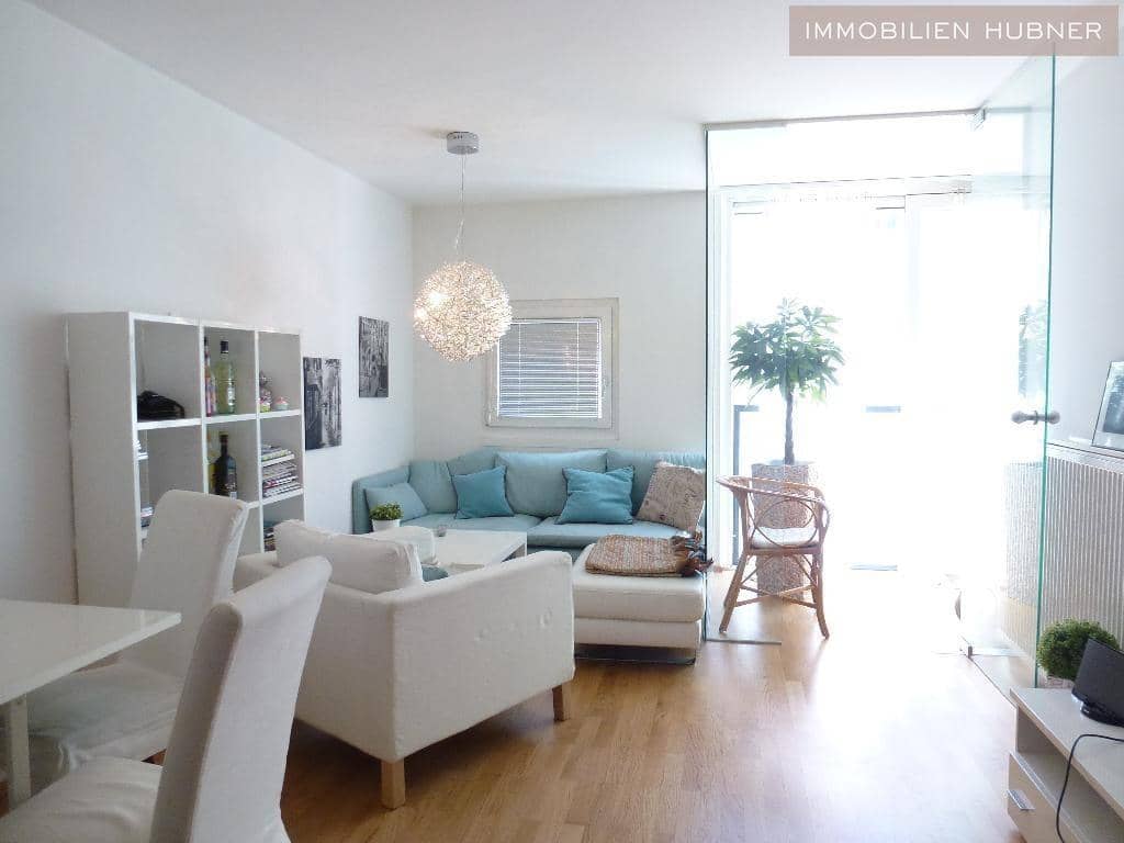 Lichtdurchflutete Wohnung mit Wintergarten in Traumlage