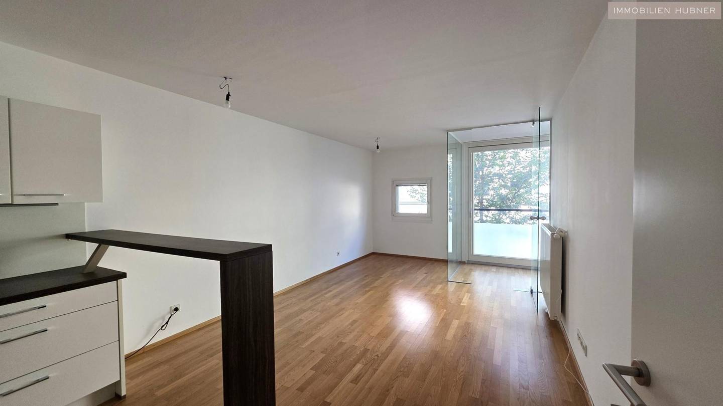 Lichtdurchflutete Wohnung mit Wintergarten in Traumlage
