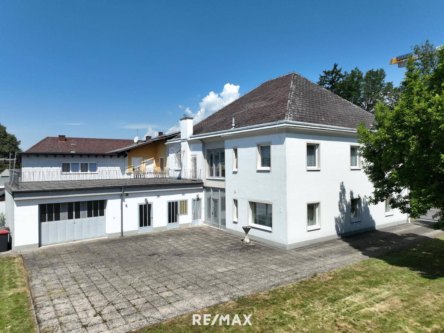 Großzügige Wohnung mit großem Garten und Terrasse