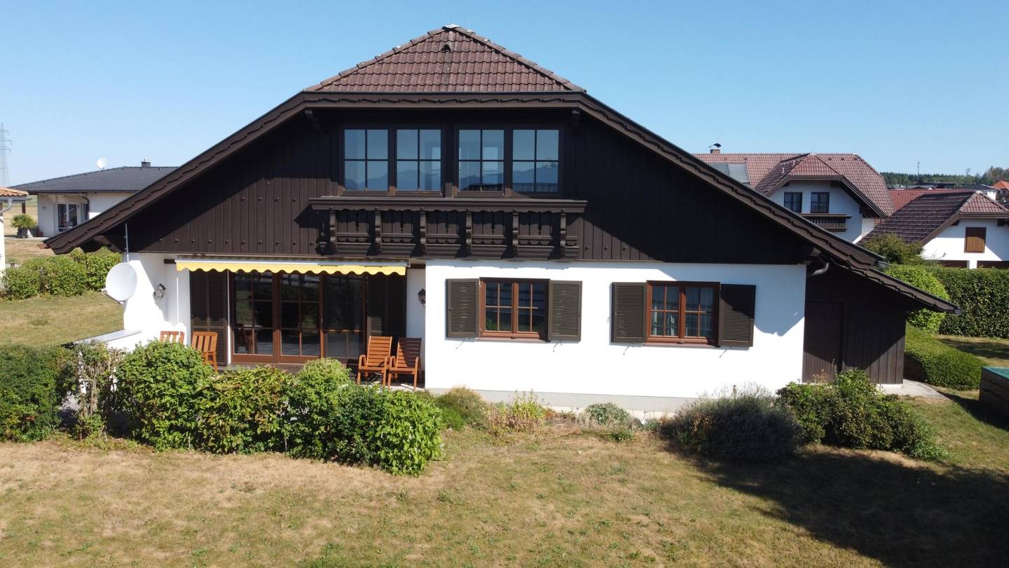 Sunny location with Traunstein view Familienwohnung