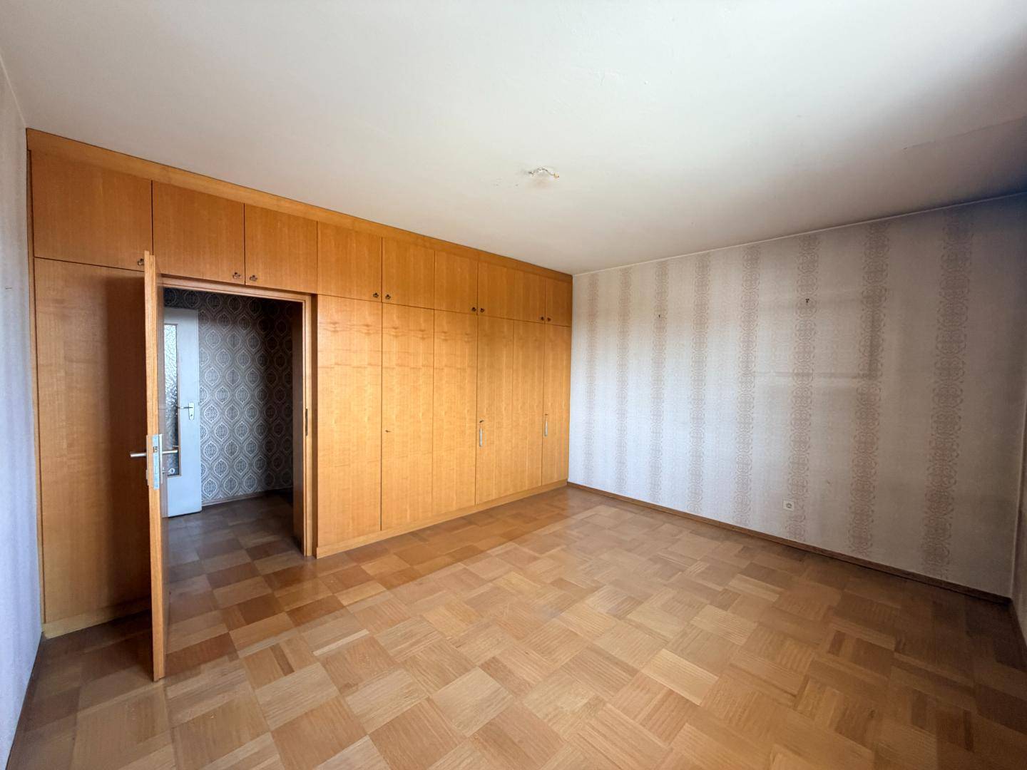 Helle Wohnung in Urfahr mit Lift und Modernisierungspotenzial