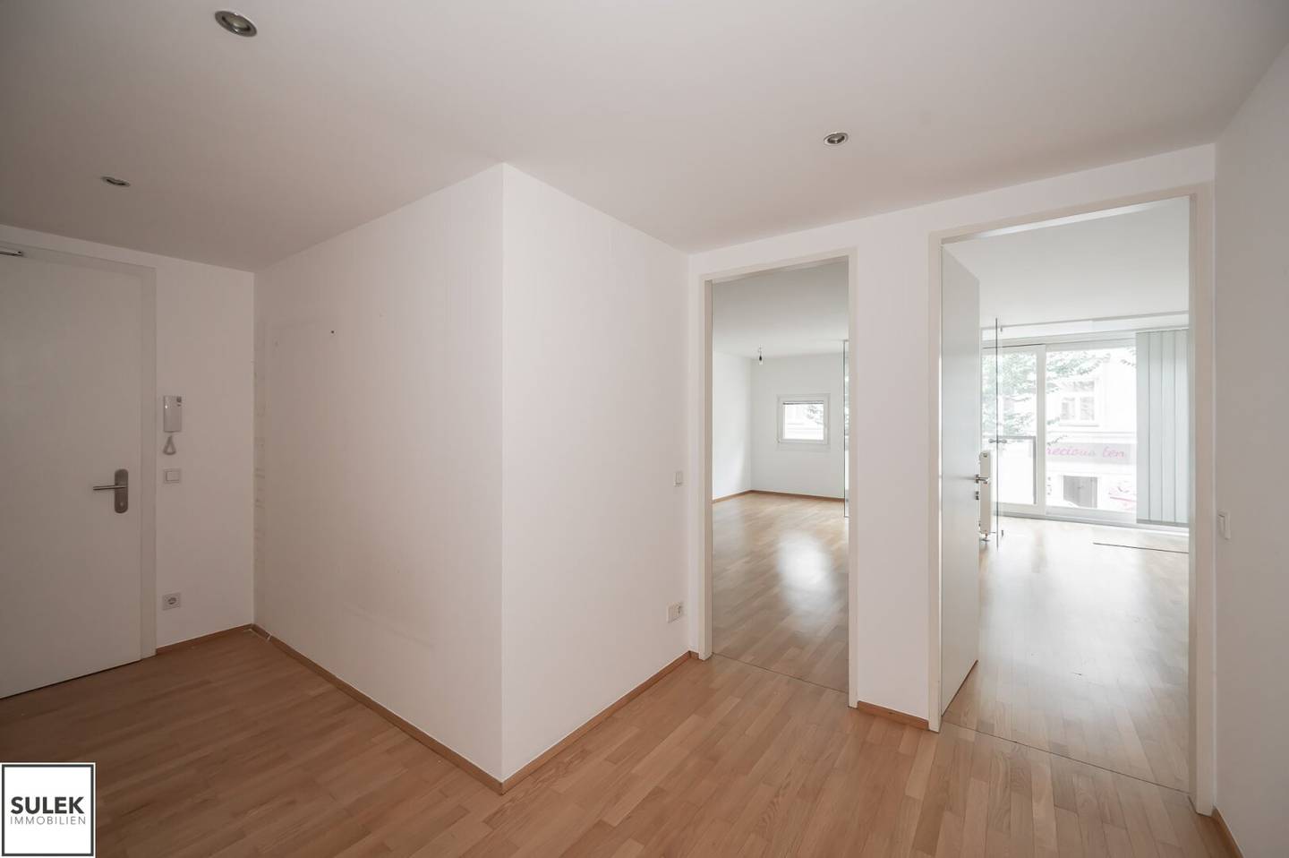 3-room new build apartment with loggia and winter garden in Zieglergasse - available from September