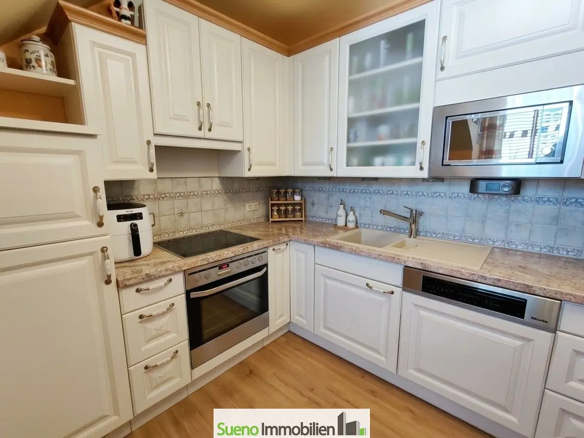 Residential comfort near the Traun – High-quality condominium with loggia and carport