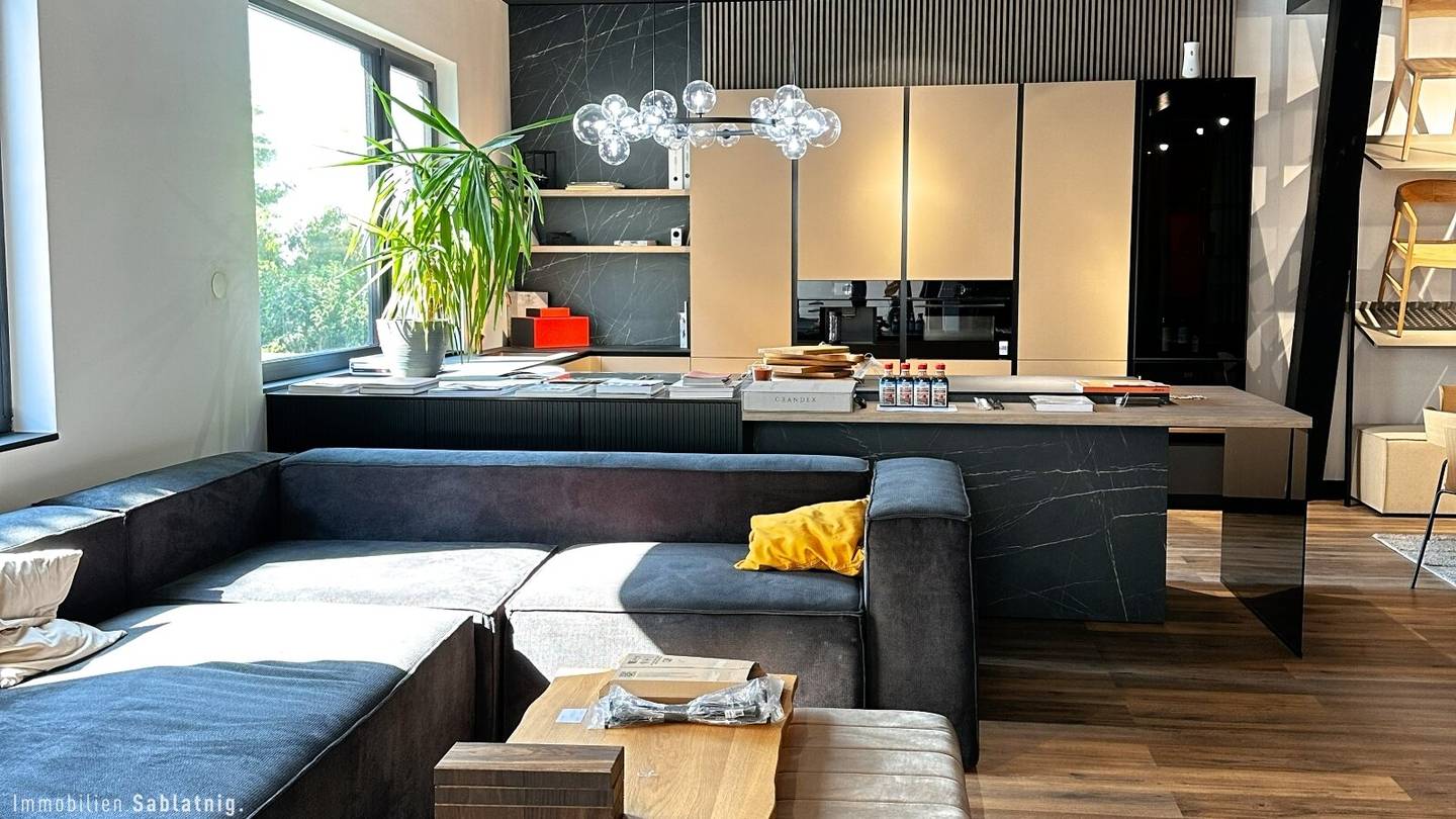 GROSSZÜGIGE GEWERBEFLÄCHE mit Showroom in Toplage St. Peter – vielseitig nutzbar!