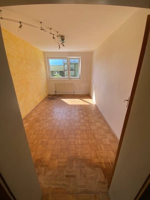 Helle Wohnung mit Loggia und Tiefgaragenplatz