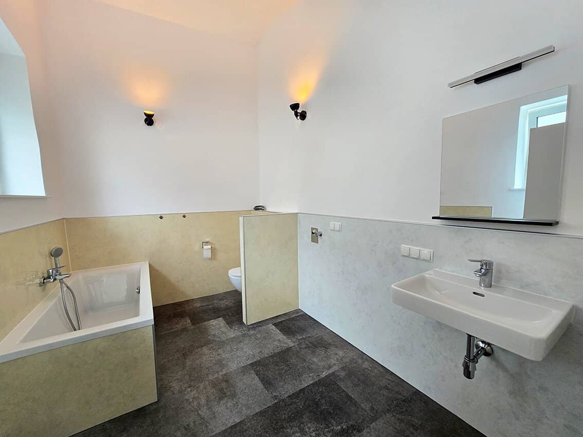 Individual townhouse with garden in Neulengbach with 2 car parking spaces