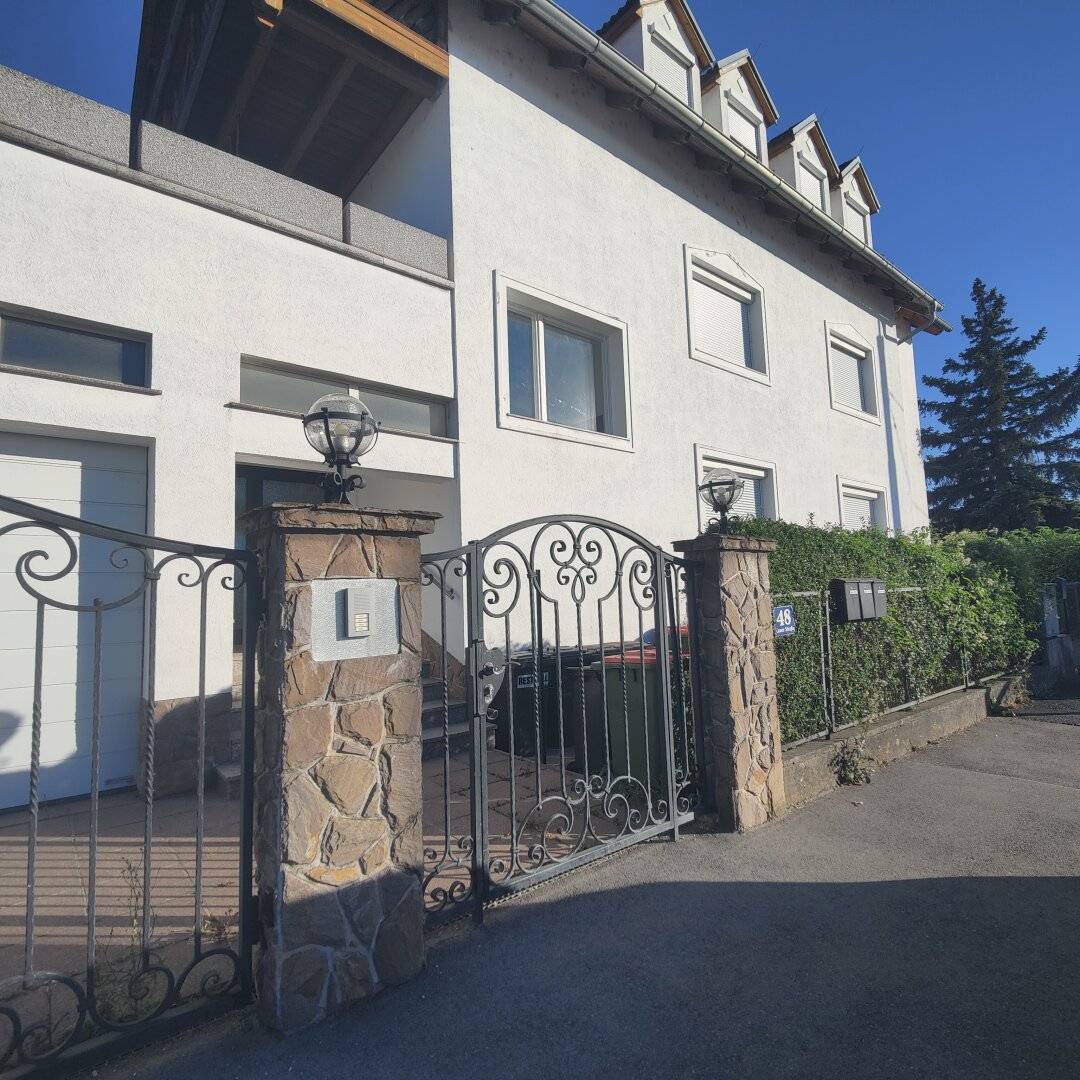 Beautiful 4-room apartment with private garden and own garage in Korneuburg