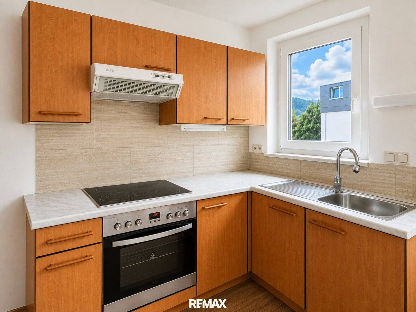 Spacious 2-room apartment in central location of Innsbruck-Pradl