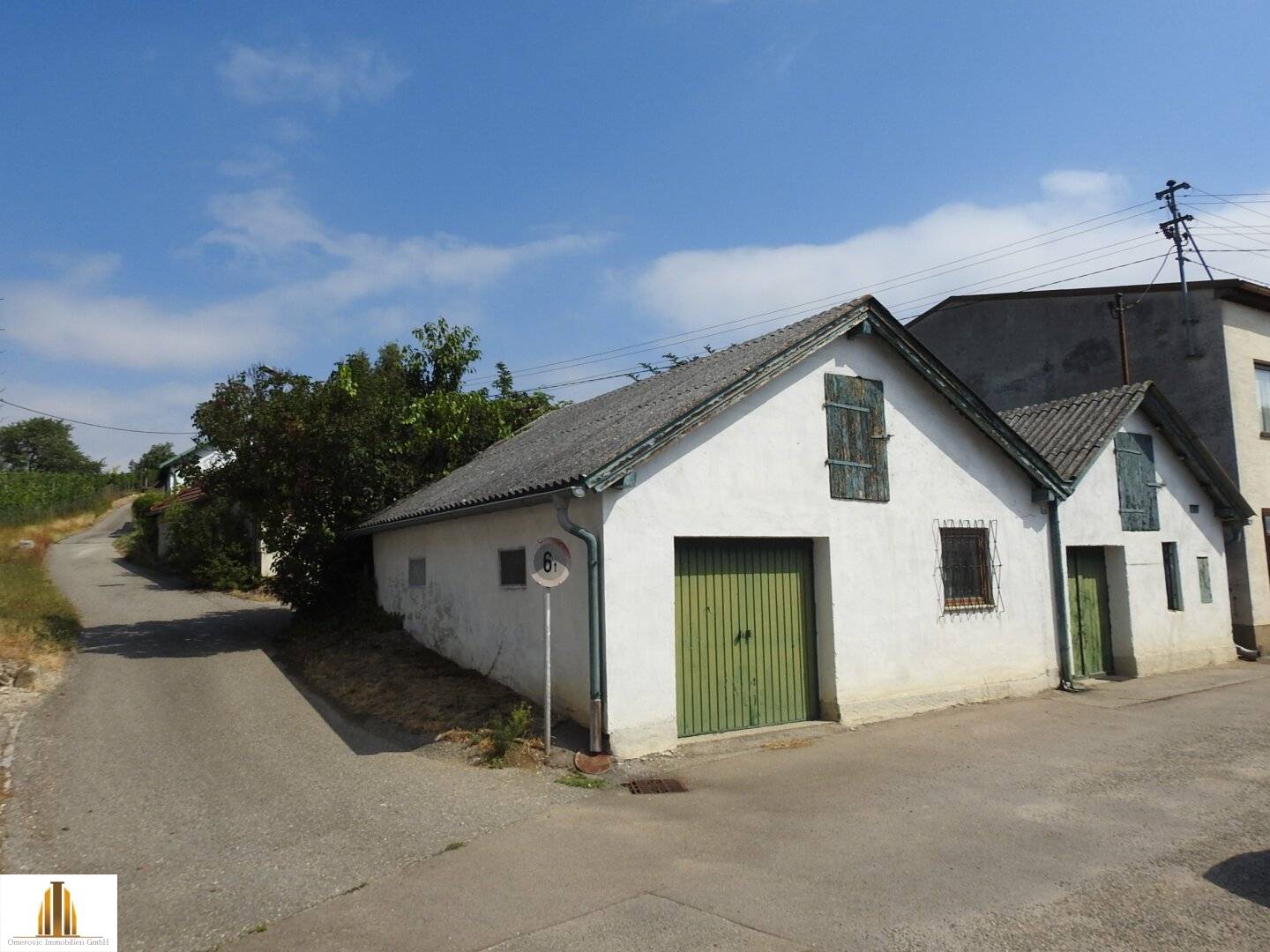 Gepflegter Weinkeller mit Presshaus und Garage sowie einem ca. 66 m² großen Garten in Seefeld!